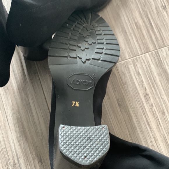 Black boots - Picture 5 of 5